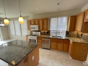 Building Photo - 265 Bouquet Cir