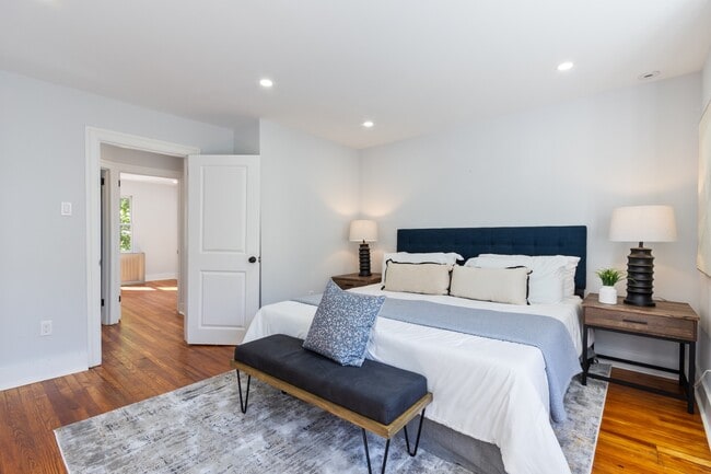 Building Photo - 521 Homewood Ave