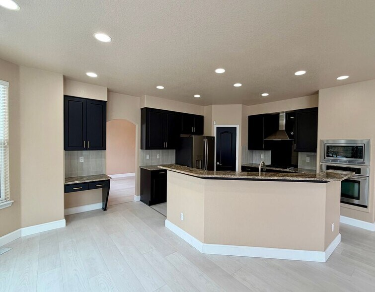 Building Photo - 22163 E Rowland Pl
