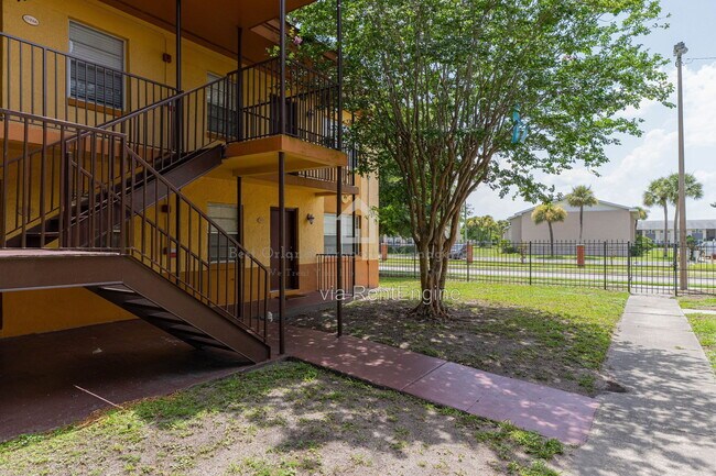 Building Photo - 748 Wyman Ct