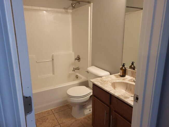 Building Photo - 961 Joey Dr