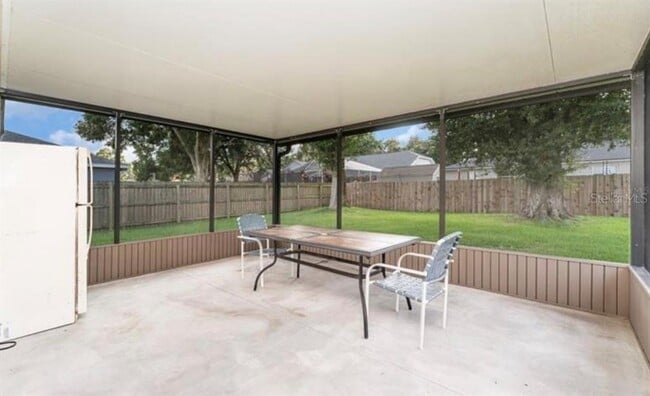 Building Photo - 8150 Oakhurst Blvd