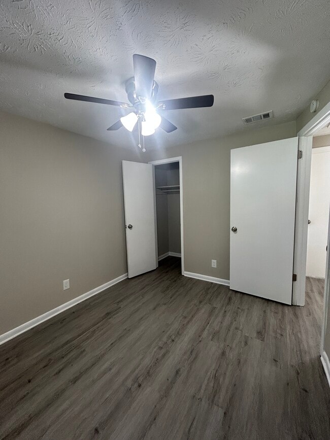 Building Photo - 1214 Santiago Dr