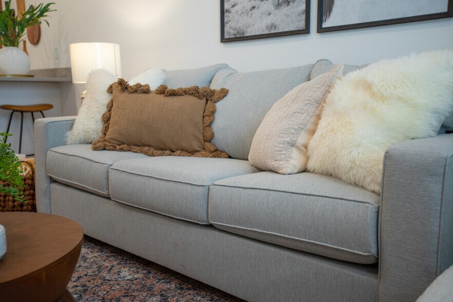 Building Photo - 909 Euclid Ave