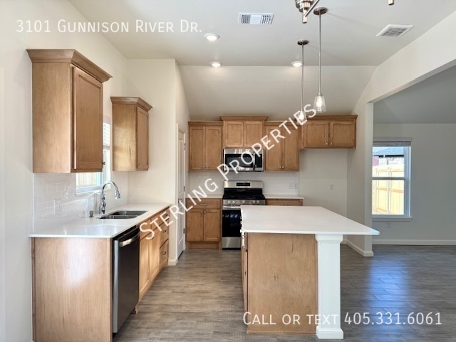 Building Photo - 3101 Gunnison River Dr