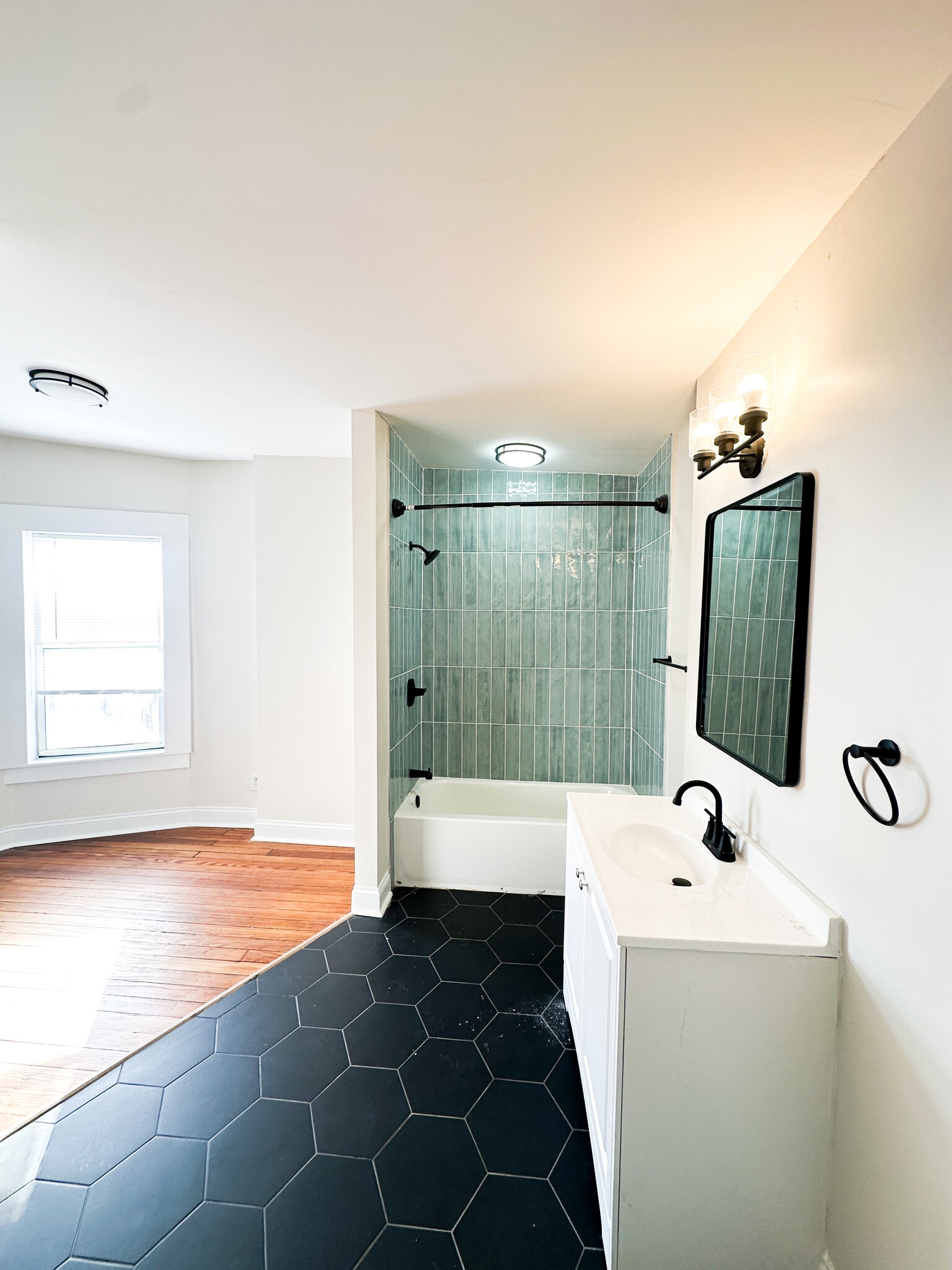 Building Photo - 3333 California Ave