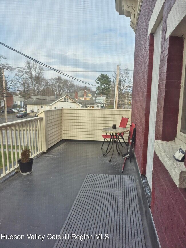 Building Photo - 128 Market St