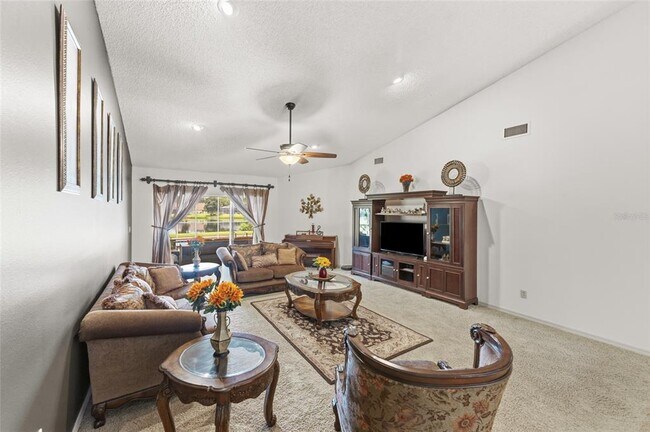 Building Photo - 6513 Thoroughbred Loop
