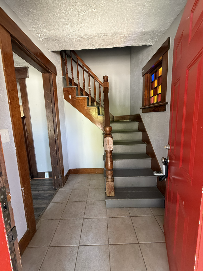 Building Photo - 622 Sennett St