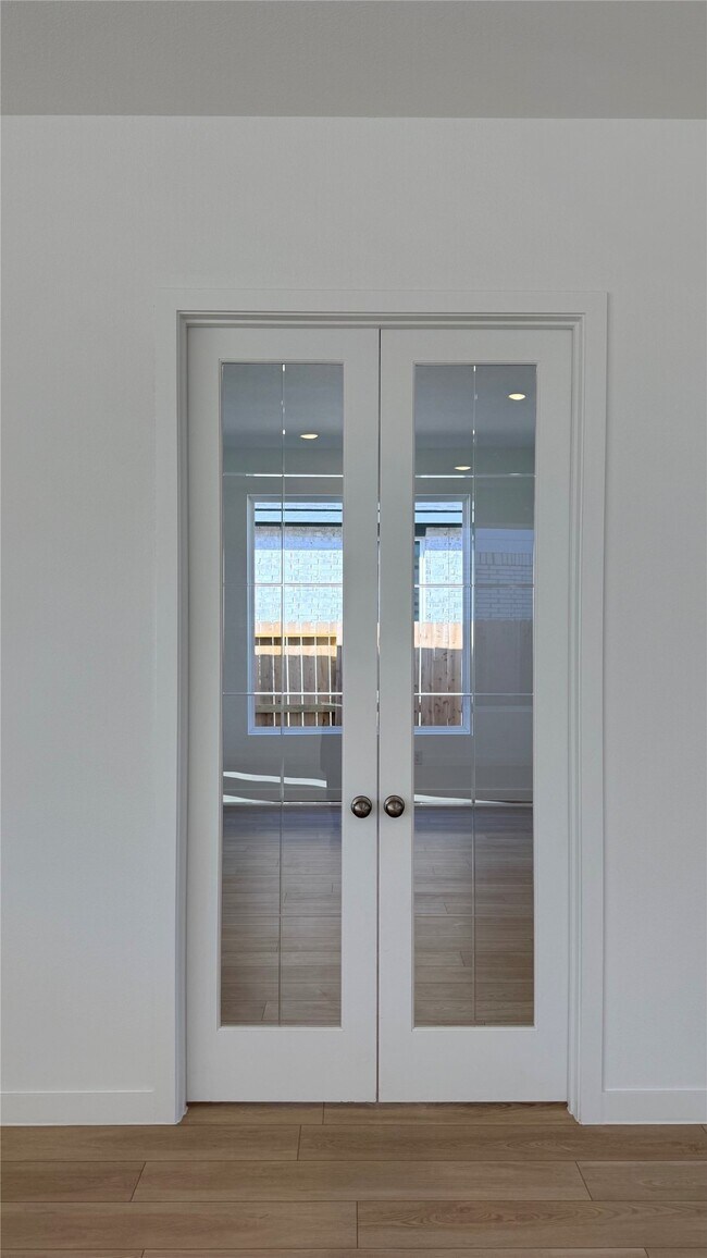 Building Photo - 31111 Riley Hts Dr