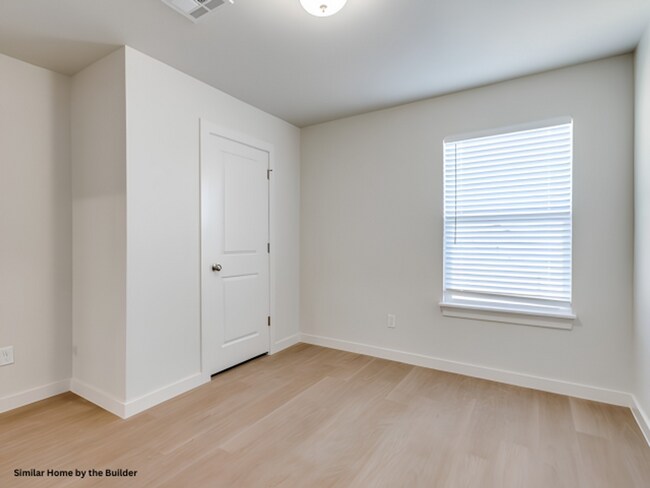 Building Photo - 1608 Highland Loop,