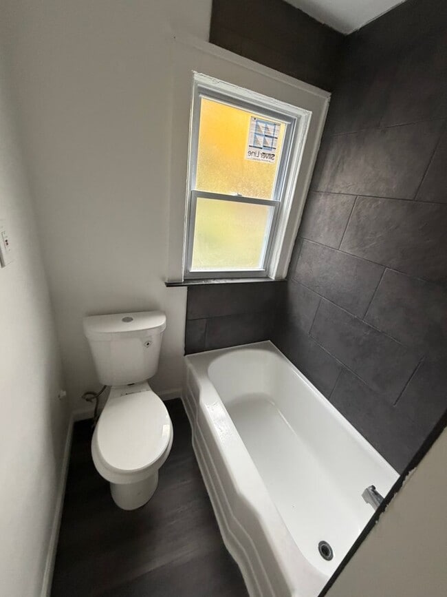 Building Photo - 3242-3242 Sycamore Rd