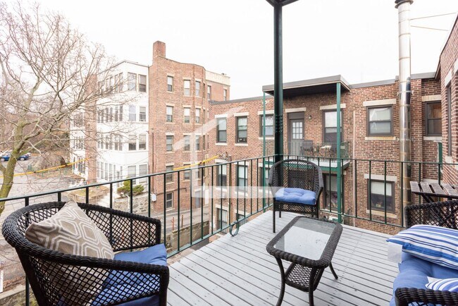Building Photo - Big and Beautiful Apartment at an Unbeatable Price in Allston; Heat/HW Incl!