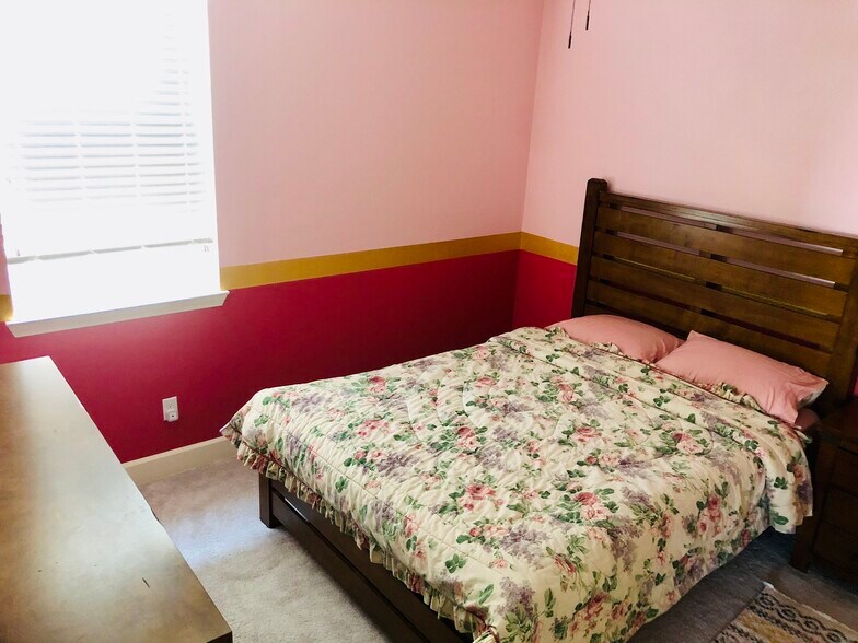 Building Photo - 9737 Quartette Dr