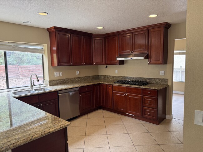 Building Photo - 14269 Dalhousie Rd