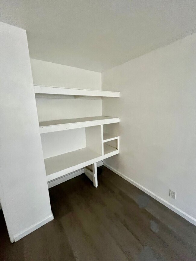 Building Photo - 151 Catron Dr