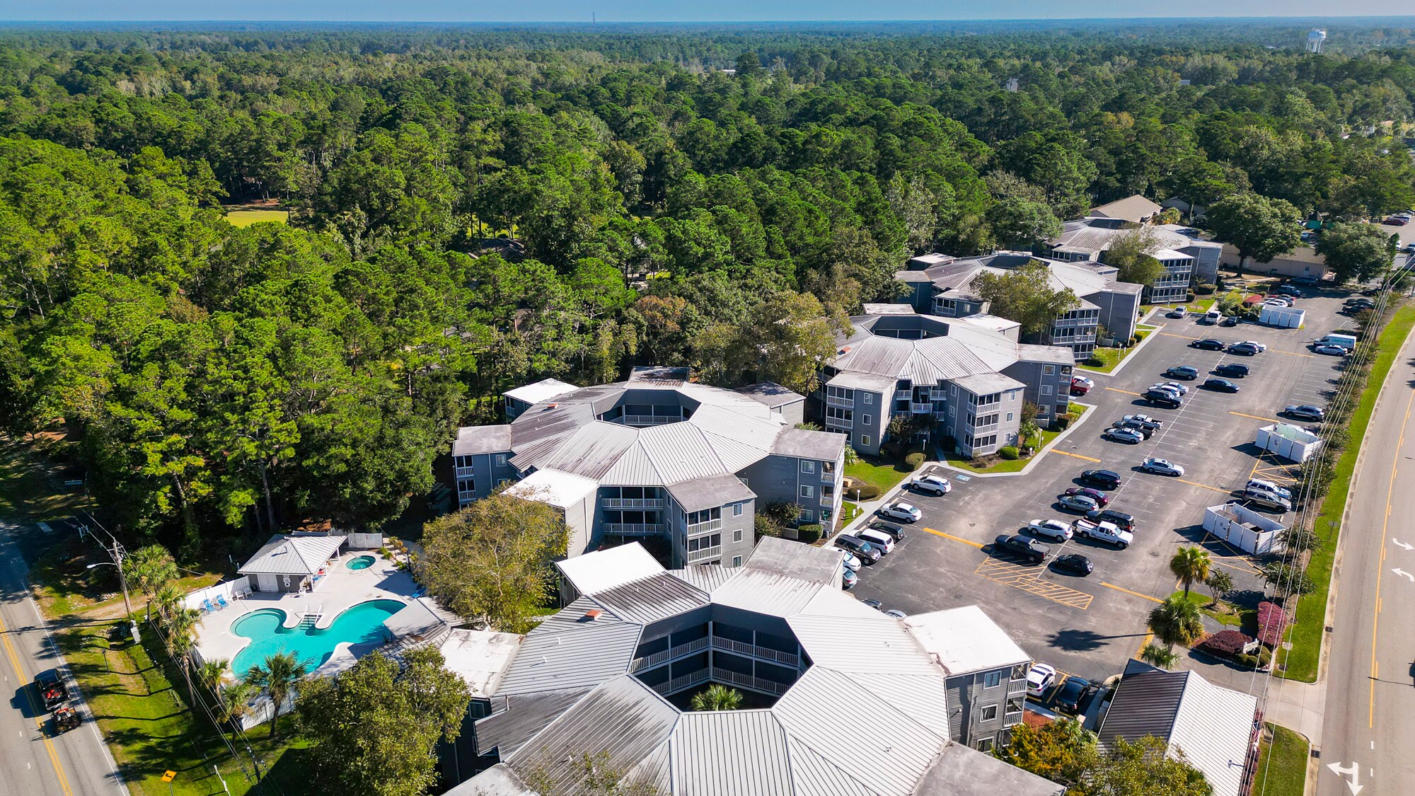Building Photo - 10170 Beach Dr SW