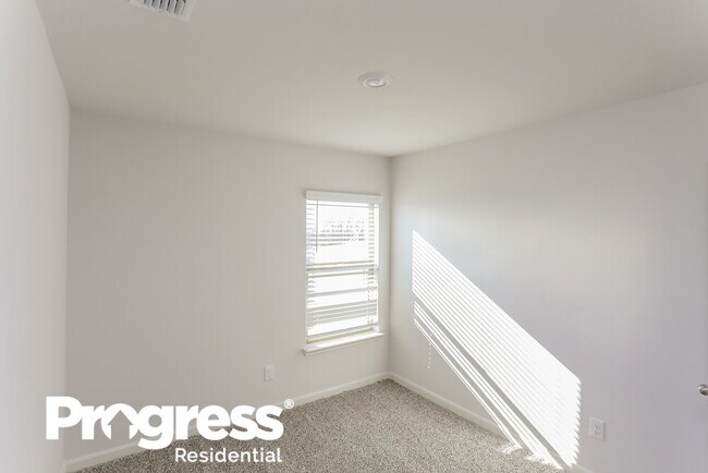 Building Photo - 160 Holster Hollow Rd