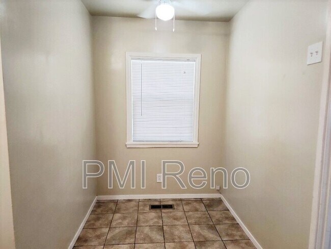 Building Photo - 321 Fodrin Wy