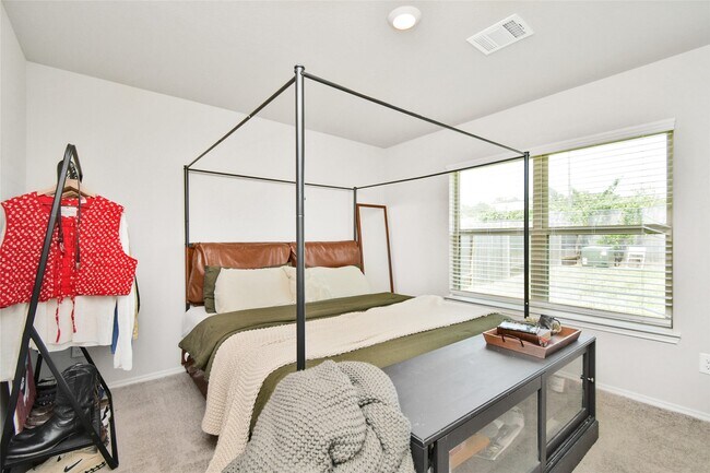 Building Photo - 7915 Meadow Cranesbill Ln