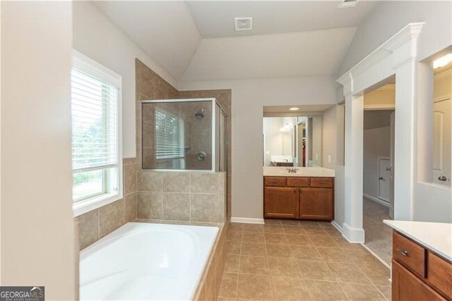 Building Photo - 772 Hawkins Creek Dr