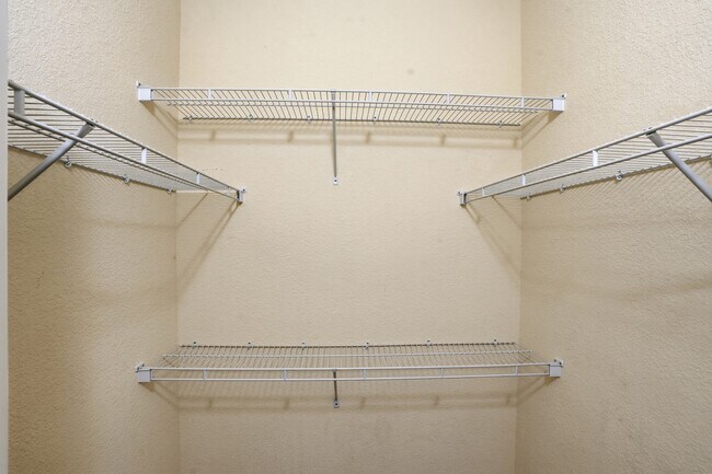 Building Photo - 12854 Carrington Cir