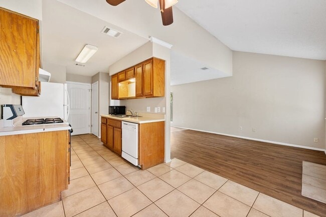 Building Photo - 7602 Woodstone Cove