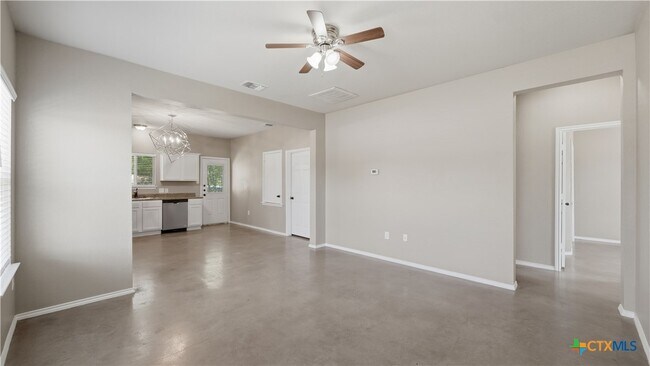 Building Photo - 107 Rosedale Ave