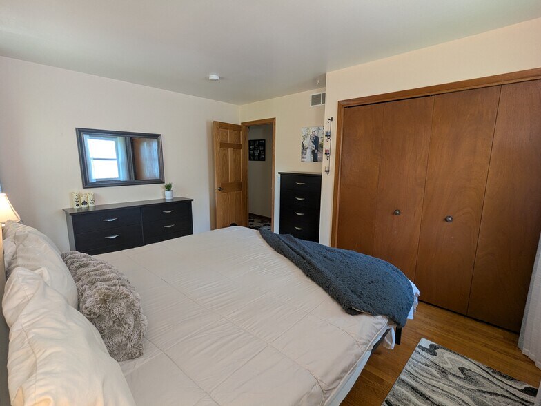 Building Photo - 6413 Woodington Way