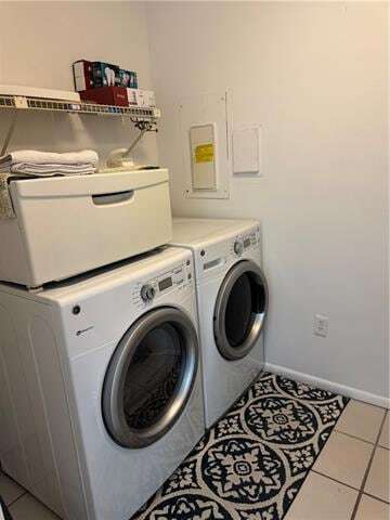 Building Photo - 725 Heavens Dr