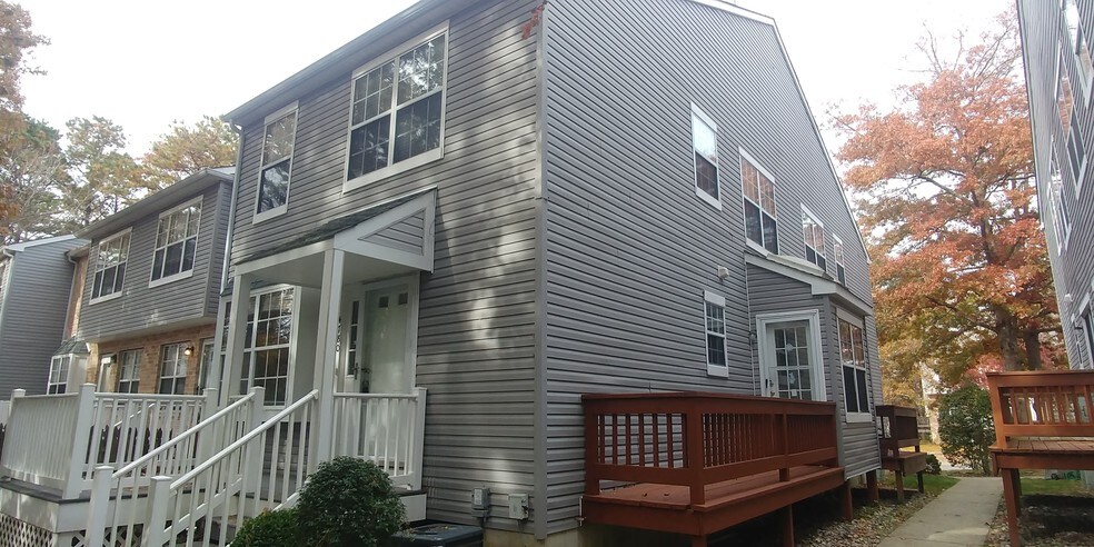 Building Photo - 4780 Summersweet Dr