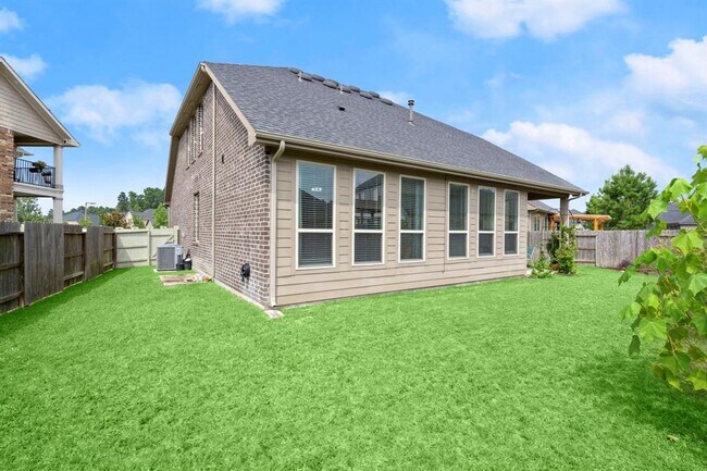 Building Photo - 10054 Black Maple Dr