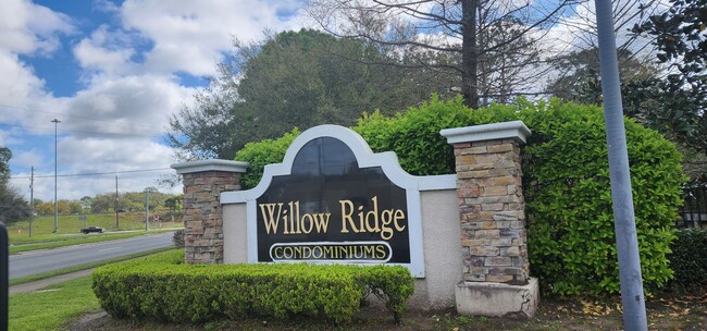 Building Photo - Willow Ridge - Ground Level Condo