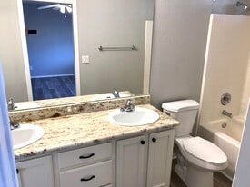 Building Photo - 1323 W Desert Cloud Pl