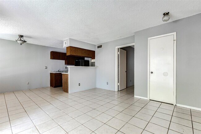 Building Photo - 2750 Holly Hall St