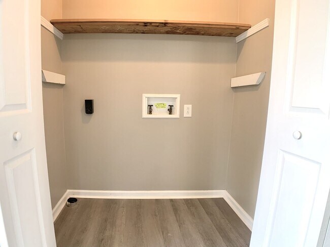 Building Photo - 1125 Lamont Ct