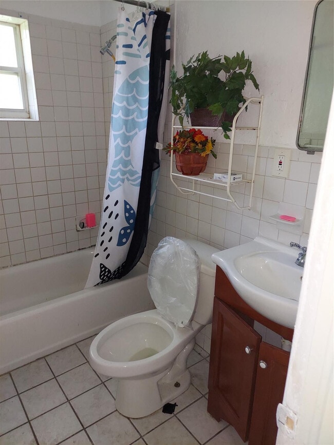 Building Photo - 505 SW 9th St