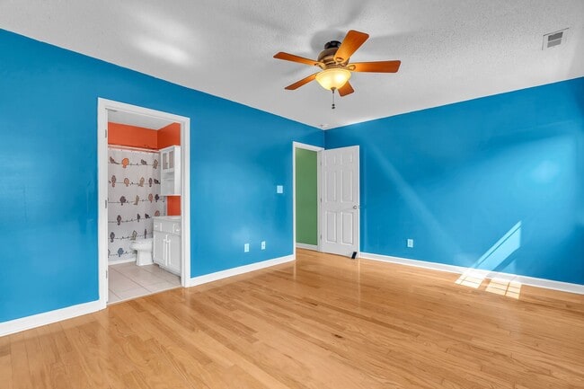 Building Photo - 403 Arabian Ln