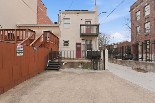 Building Photo - 409 O St NW
