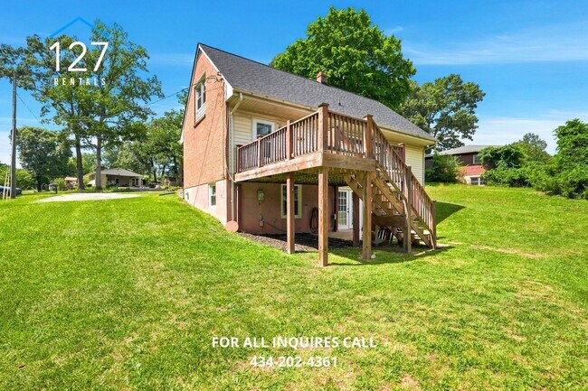 Building Photo - Spacious 4-Bedroom Single Family home with Large Backyard & Ample Storage