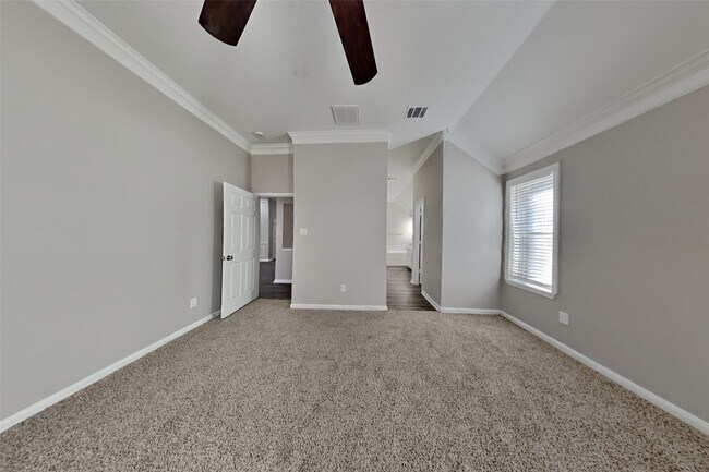 Building Photo - 1114 Woodley Bend