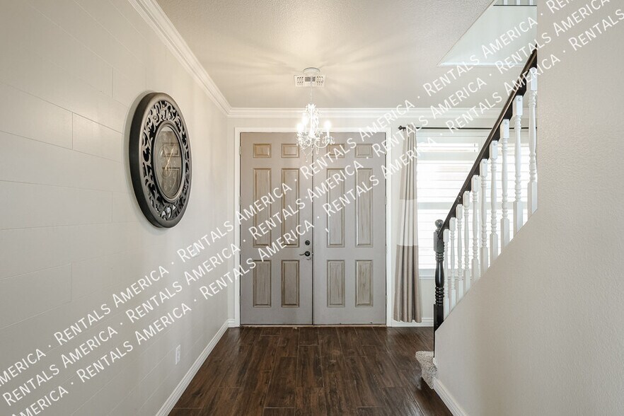 Building Photo - 3920 E Remington Dr