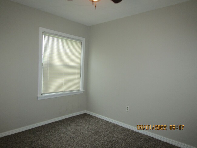 Building Photo - MOVE IN SPECIAL: $200 OFF THE FIRST MONTH'...