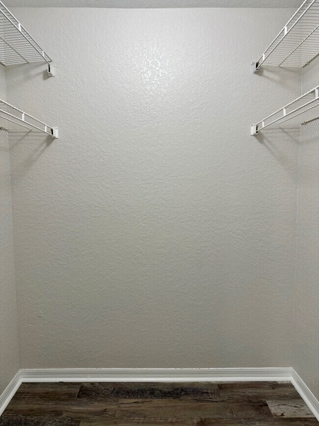 Building Photo - 7511 Seurat St