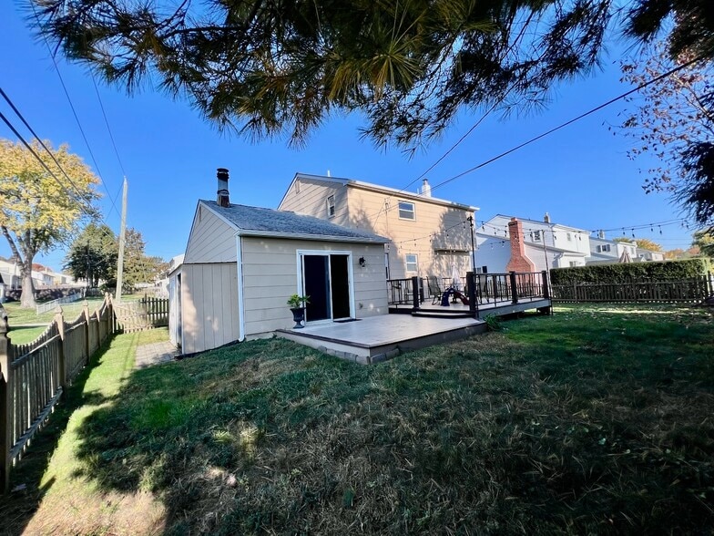 Building Photo - 918 Rockwell Rd