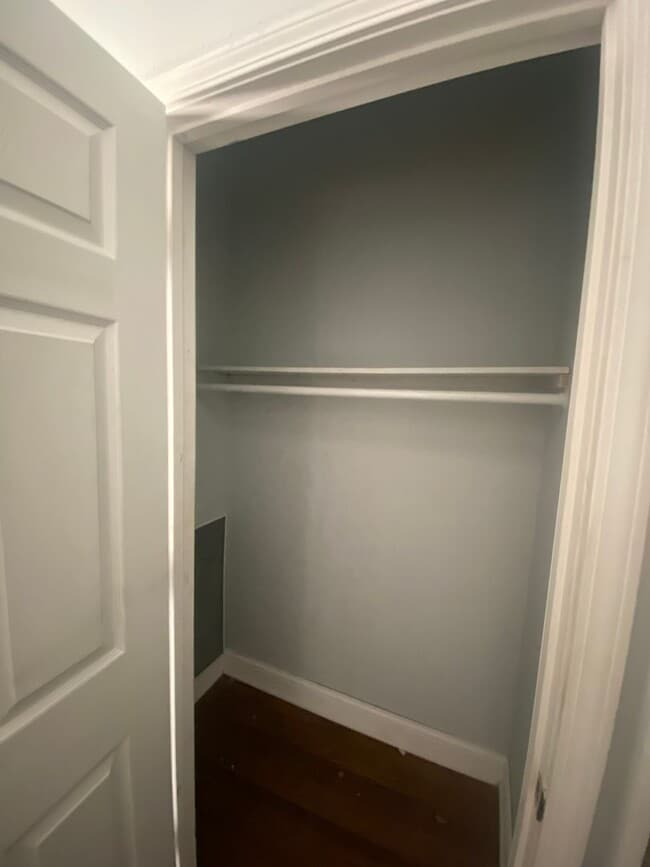 Building Photo - Two Bedroom in Cincinnati!