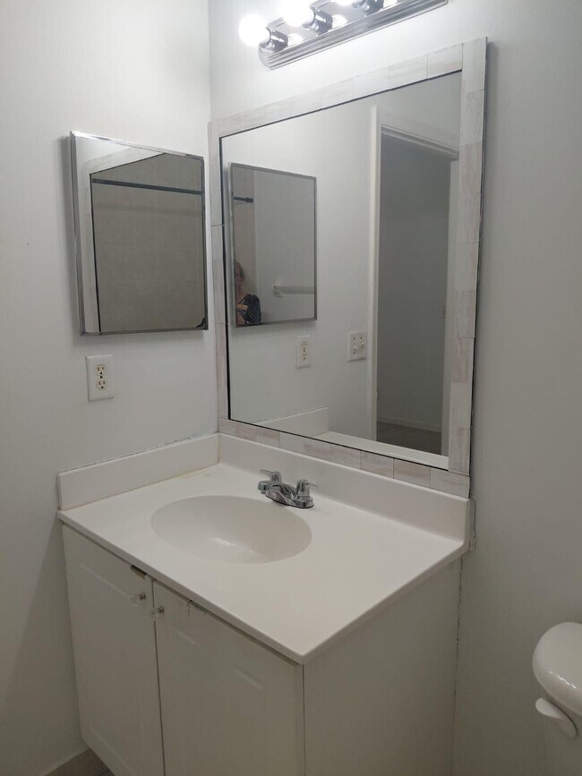 Building Photo - 4524 Oak Terrace Dr