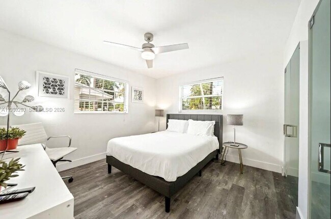 Building Photo - 909 N 13th Ct