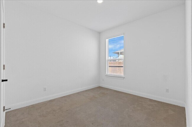 Building Photo - 11905 Paseo de los Lagos Ln