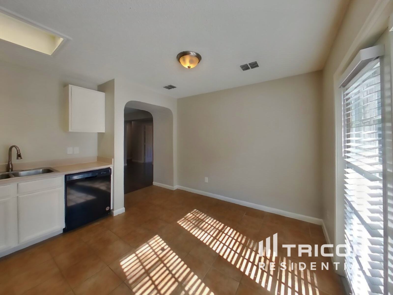 Building Photo - 716 King St